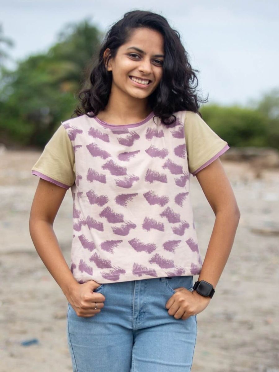 Aurora Waves Women's Organic Cotton Crop Top