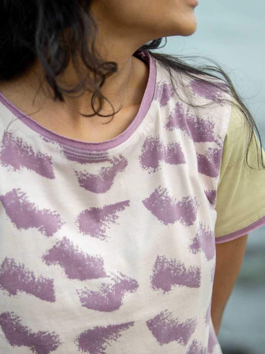 Aurora Waves Women's Organic Cotton Crop Top