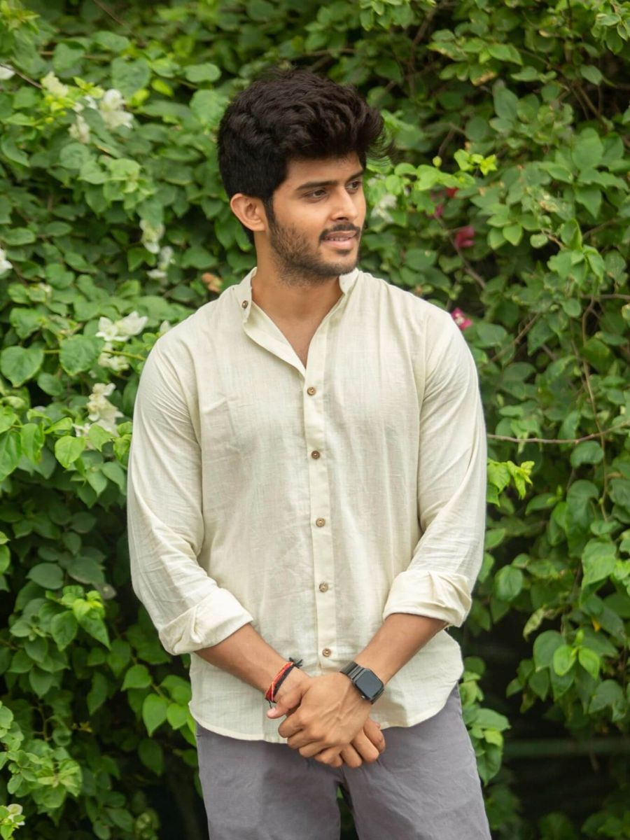 Off white mandarin collar shirt