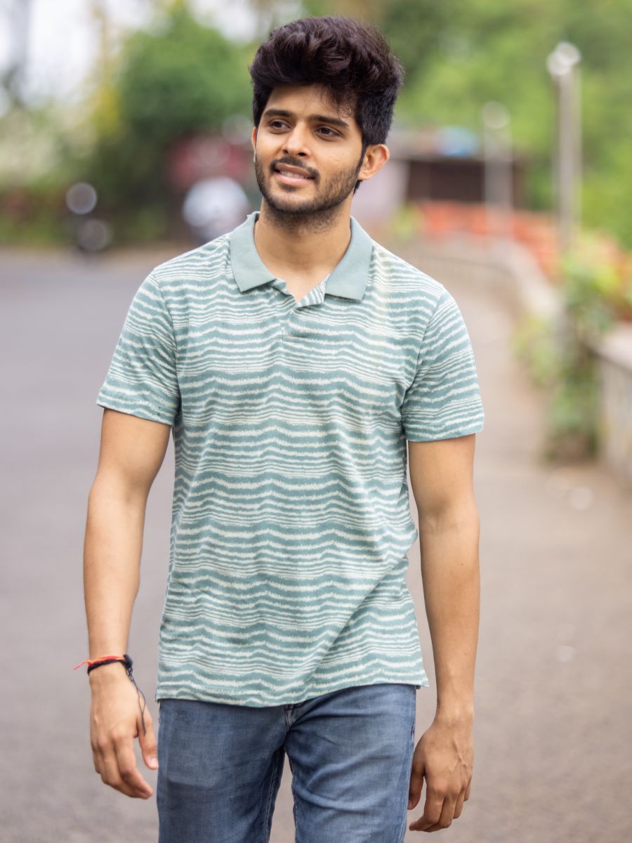 Fading waves men's organic cotton collared t-shirt