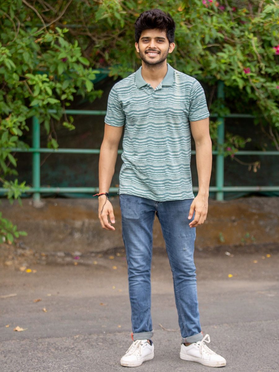 Fading waves men's organic cotton collared t-shirt