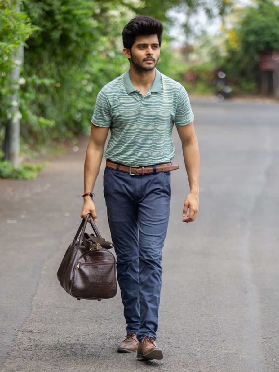 Fading waves men's organic cotton collared t-shirt